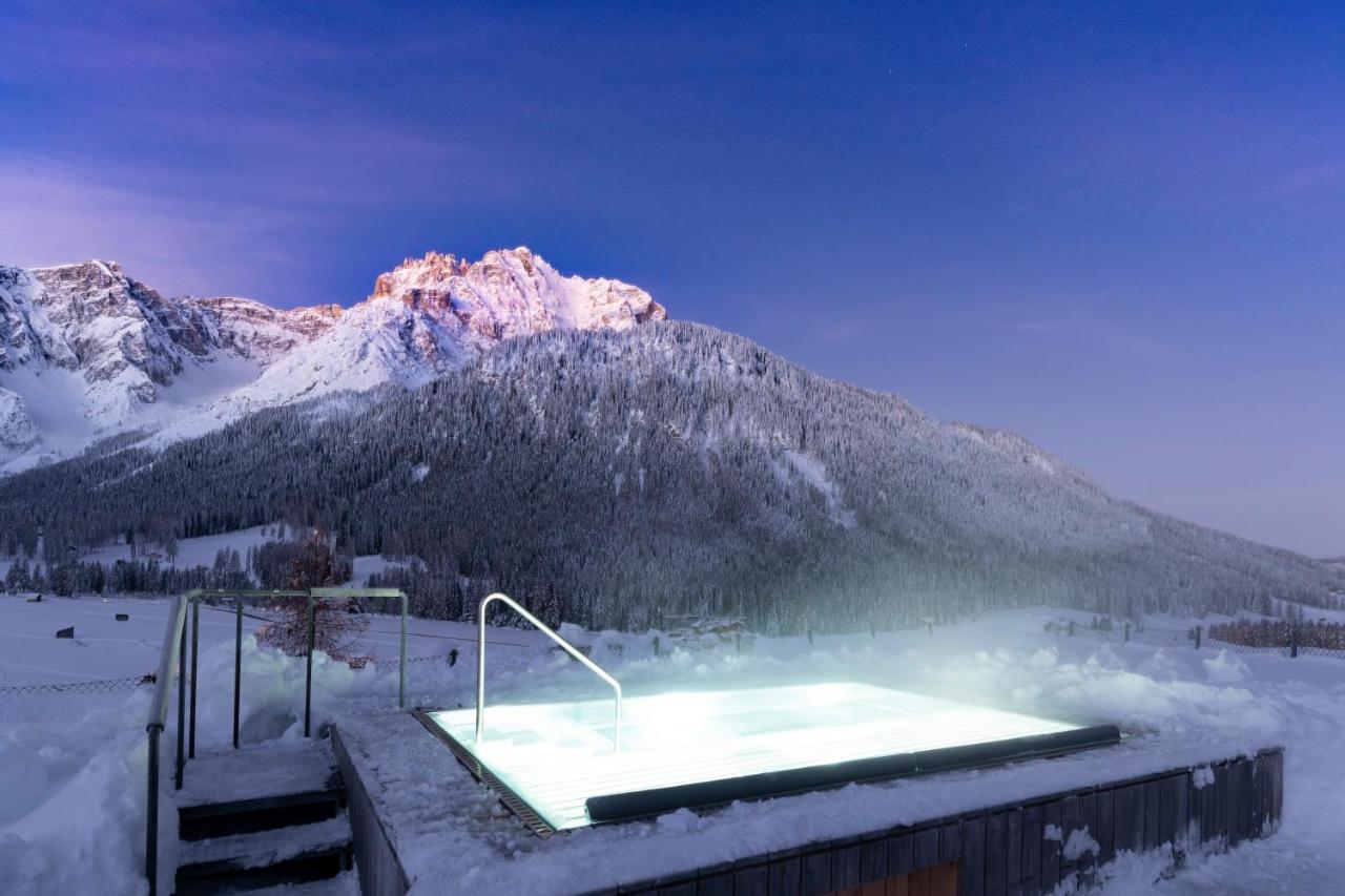 Paramount Alma Suites Sexten ภายนอก รูปภาพ