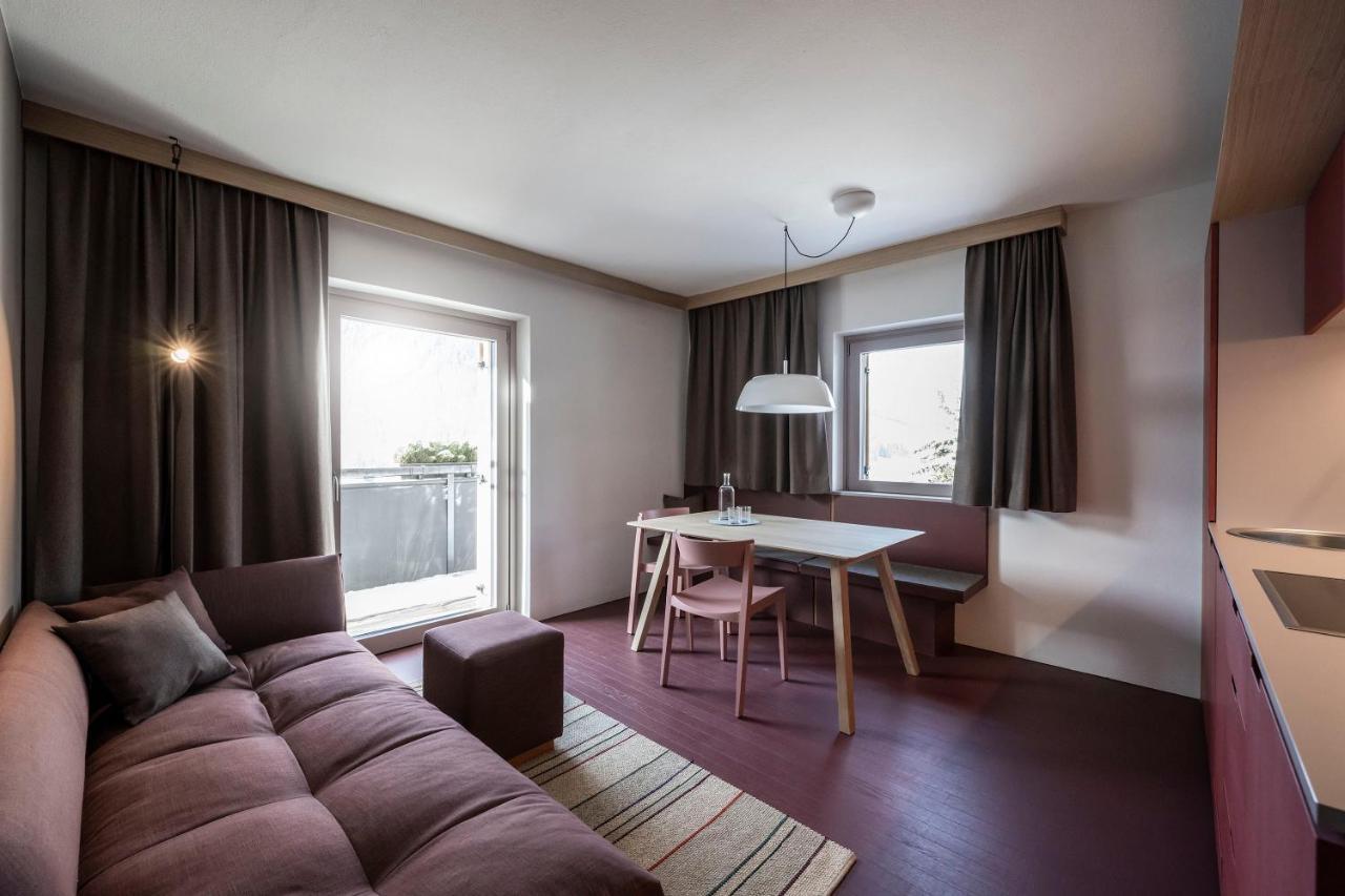 Paramount Alma Suites Sexten ภายนอก รูปภาพ