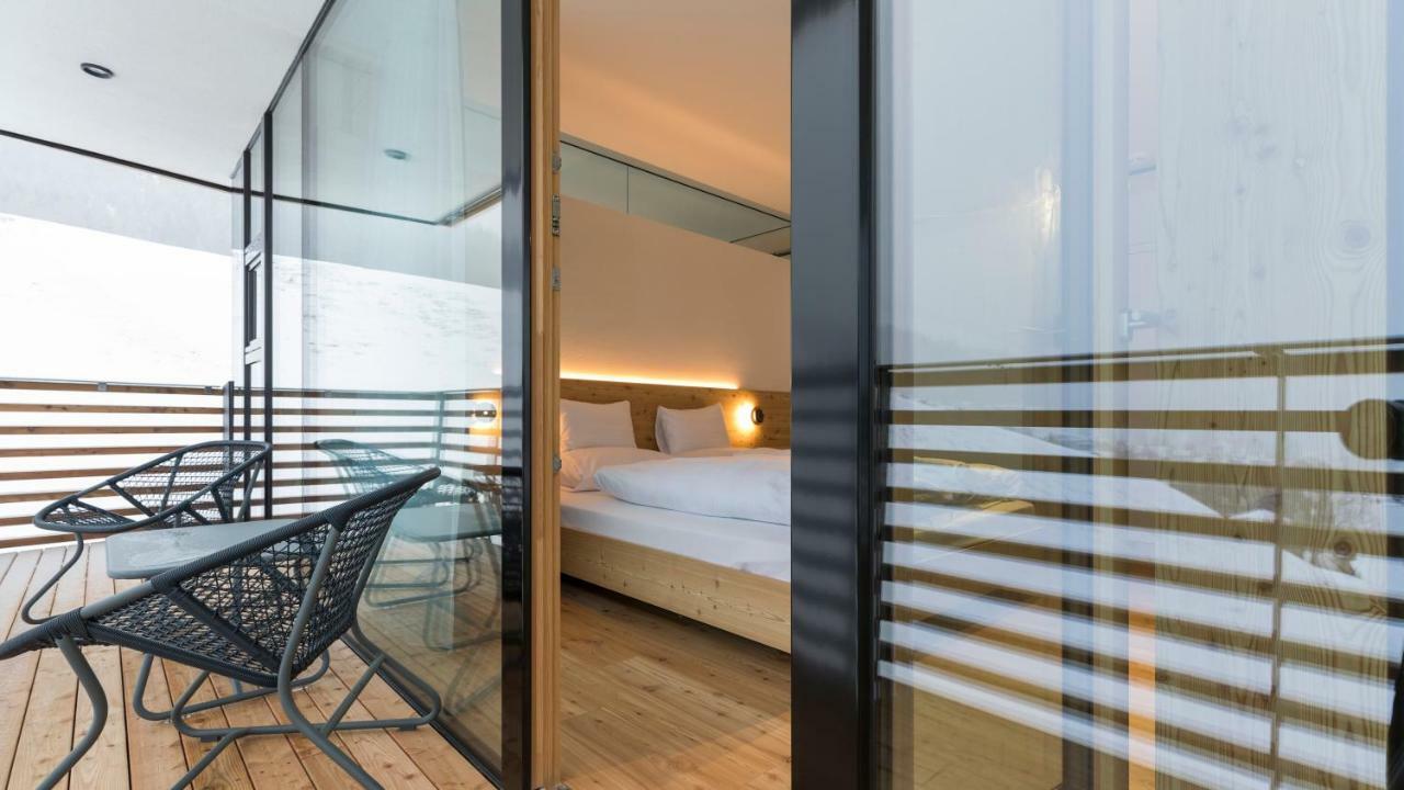 Paramount Alma Suites Sexten ภายนอก รูปภาพ